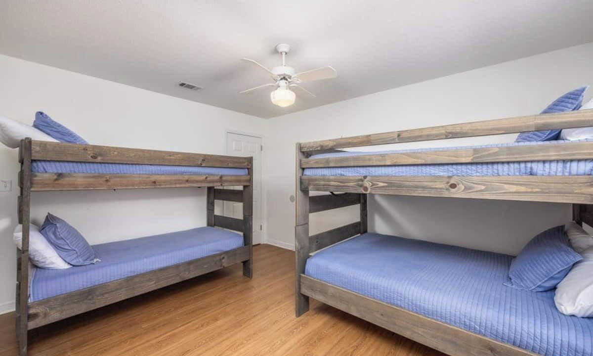 Photo of Bedroom in Crystal Shores