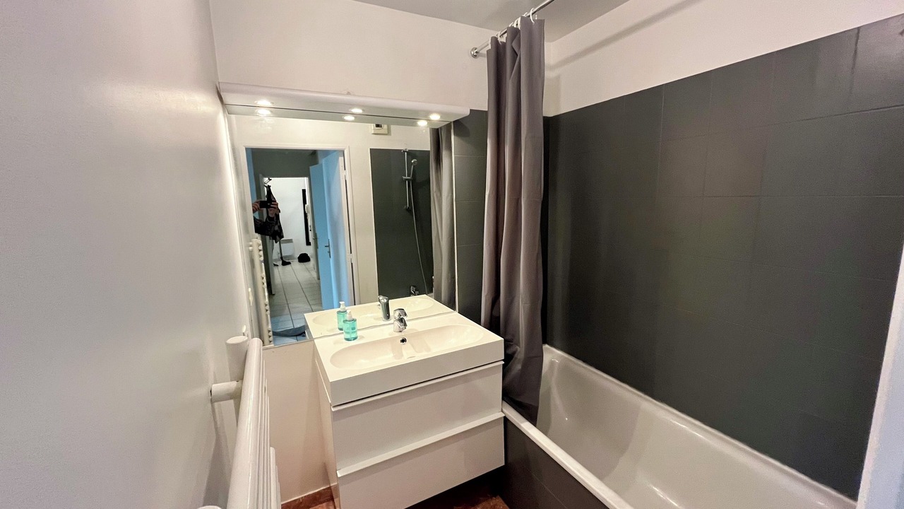 Photo of Bathroom in Saint-Denis