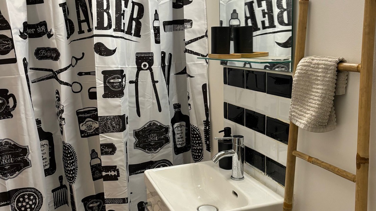 Photo of Bathroom in 18th Arrondissement