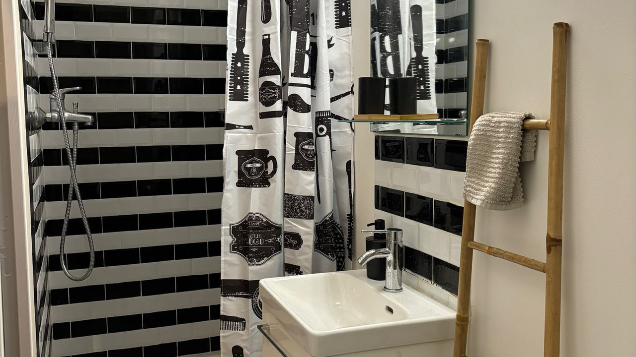 Photo of Bathroom in 18th Arrondissement