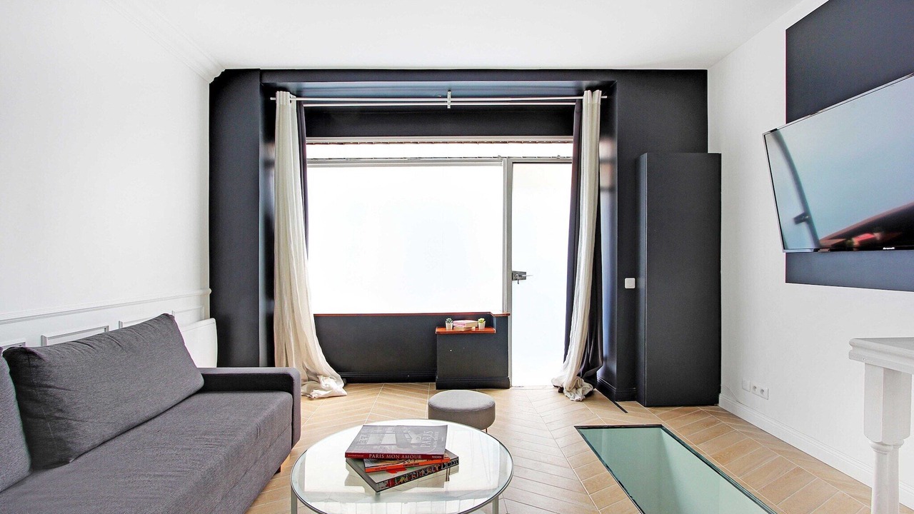 Photo of Livingroom in 11th Arrondissement