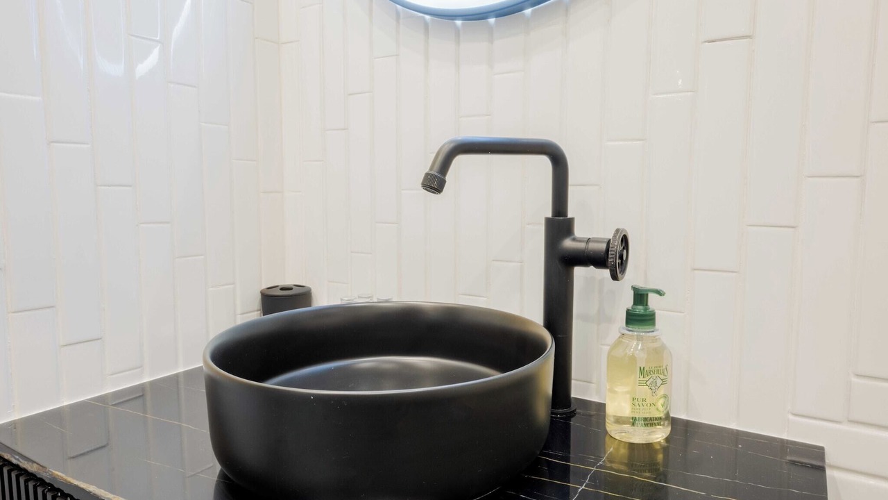 Photo of Bathroom in Republique–Point-du-Jour