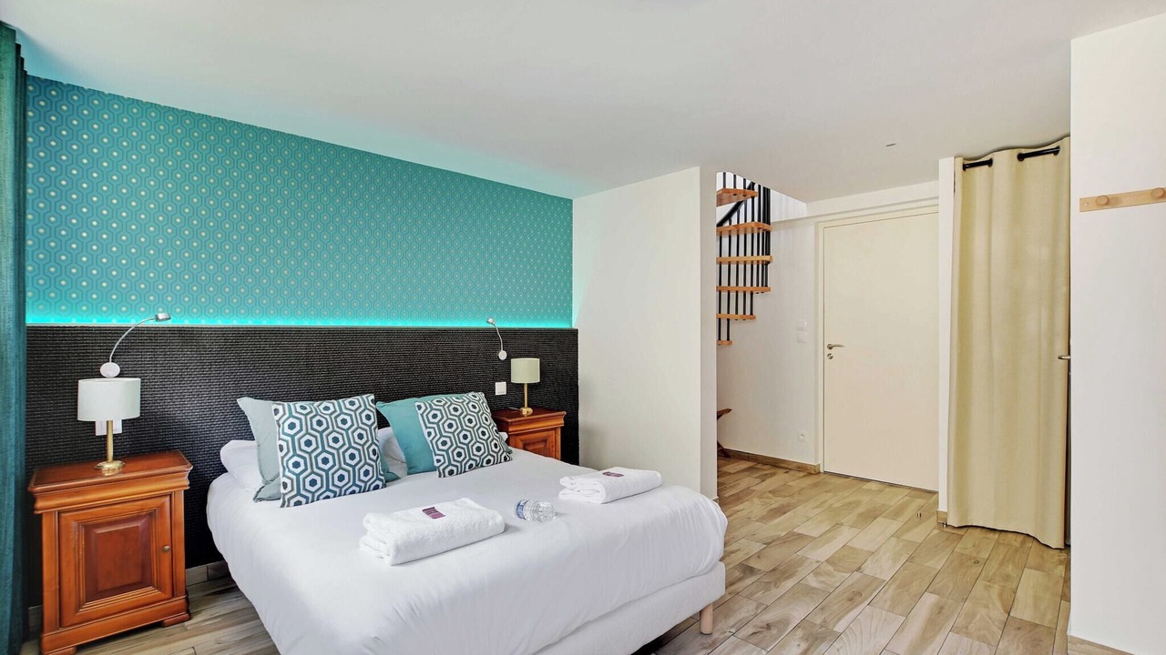 Photo of Bedroom in Orly