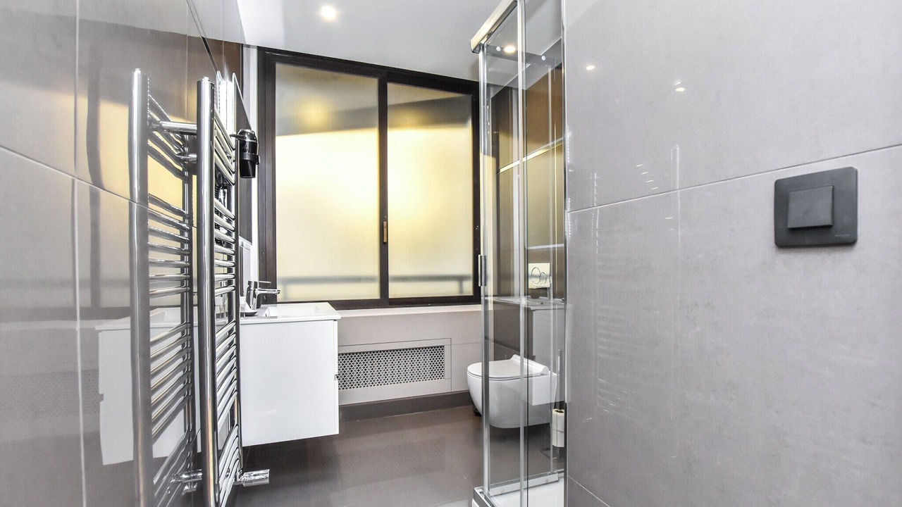 Photo of Bathroom in Chaussee-d'Antin