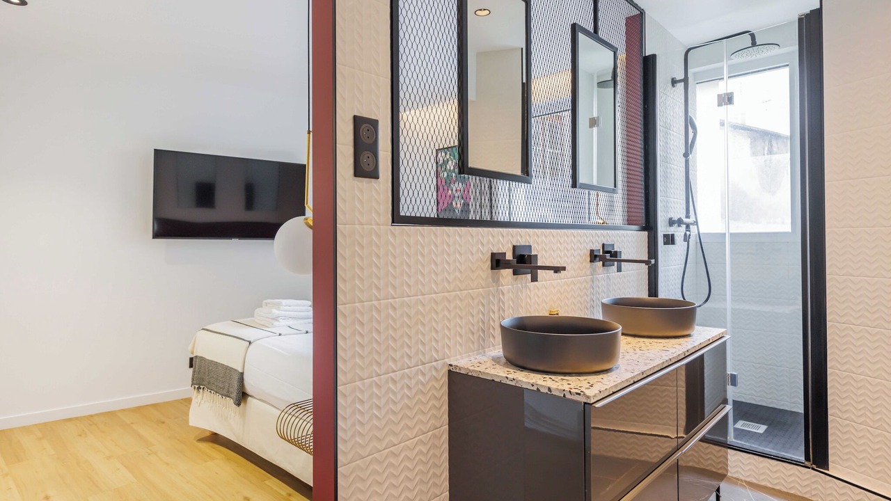 Photo of Bedroom in Hopital Saint-Louis