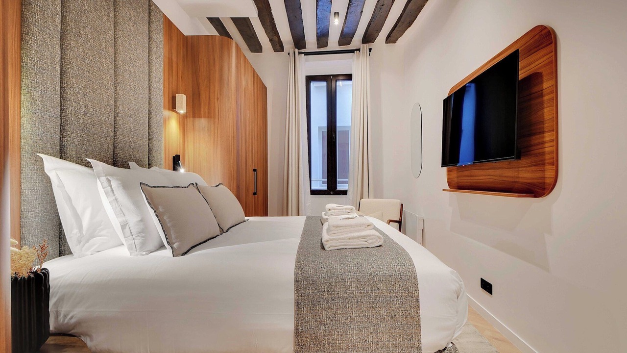 Photo of Bedroom in Sorbonne