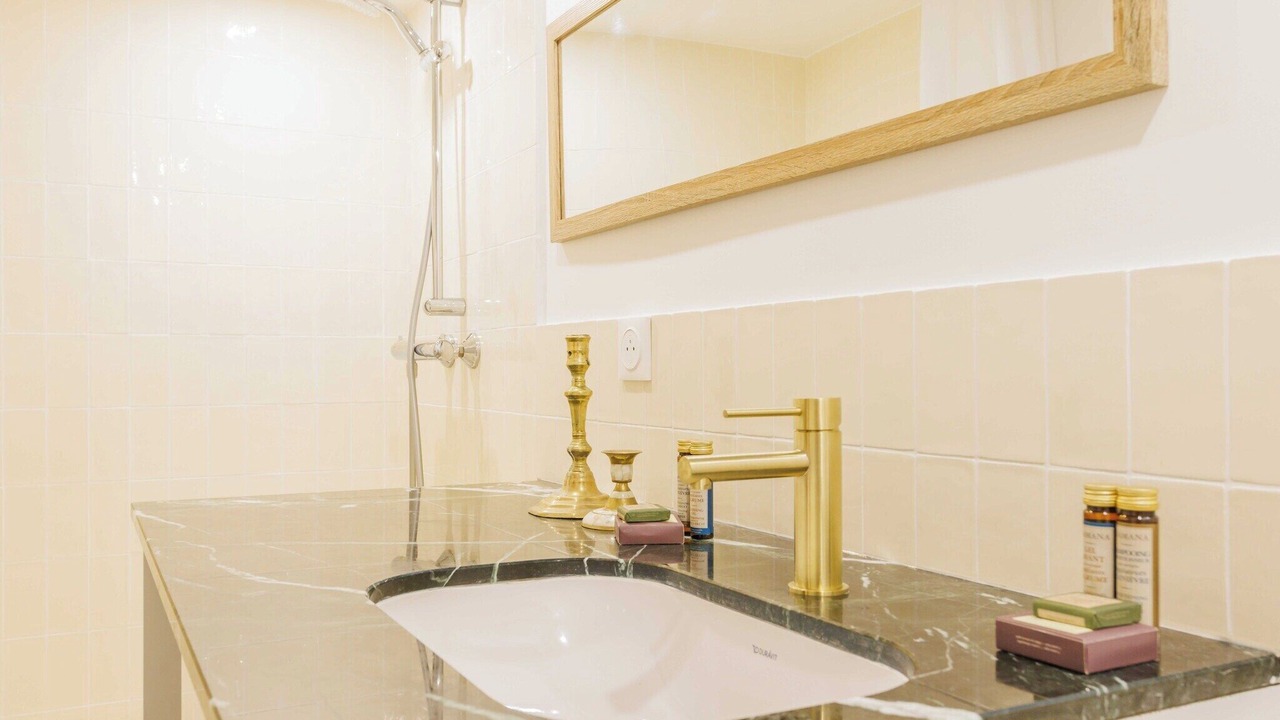 Photo of Bathroom in Montparnasse