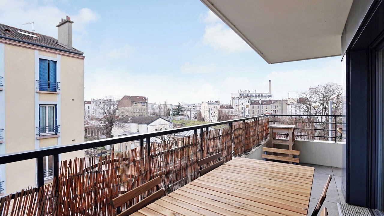 Photo of Outdoor in Les Puces de Saint-Ouen