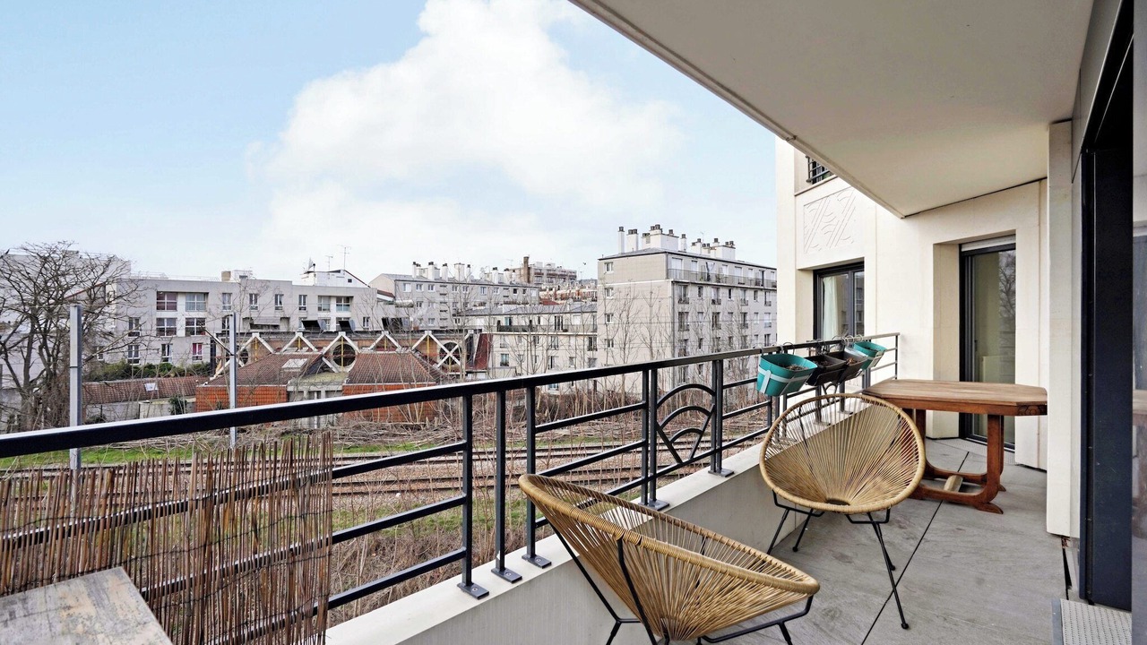 Photo of Outdoor in Les Puces de Saint-Ouen