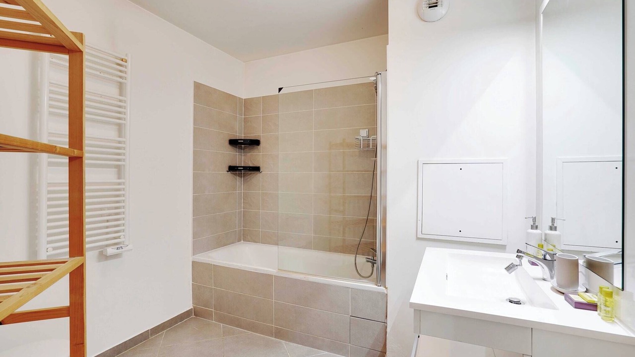 Photo of Bathroom in Les Puces de Saint-Ouen