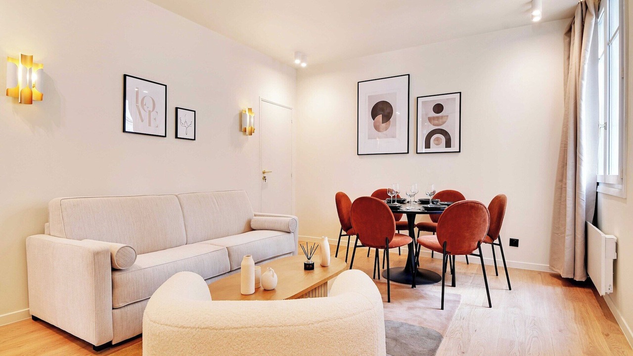 Photo of Livingroom in Quartier du Faubourg-Montmartre