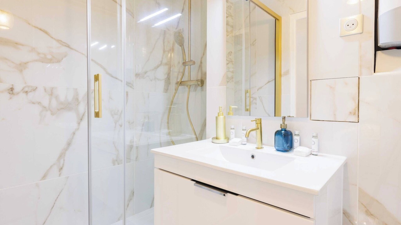 Photo of Bathroom in Parc-de-Montsouris