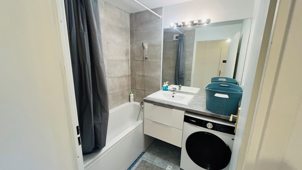Photo of Bathroom in Saint-Denis