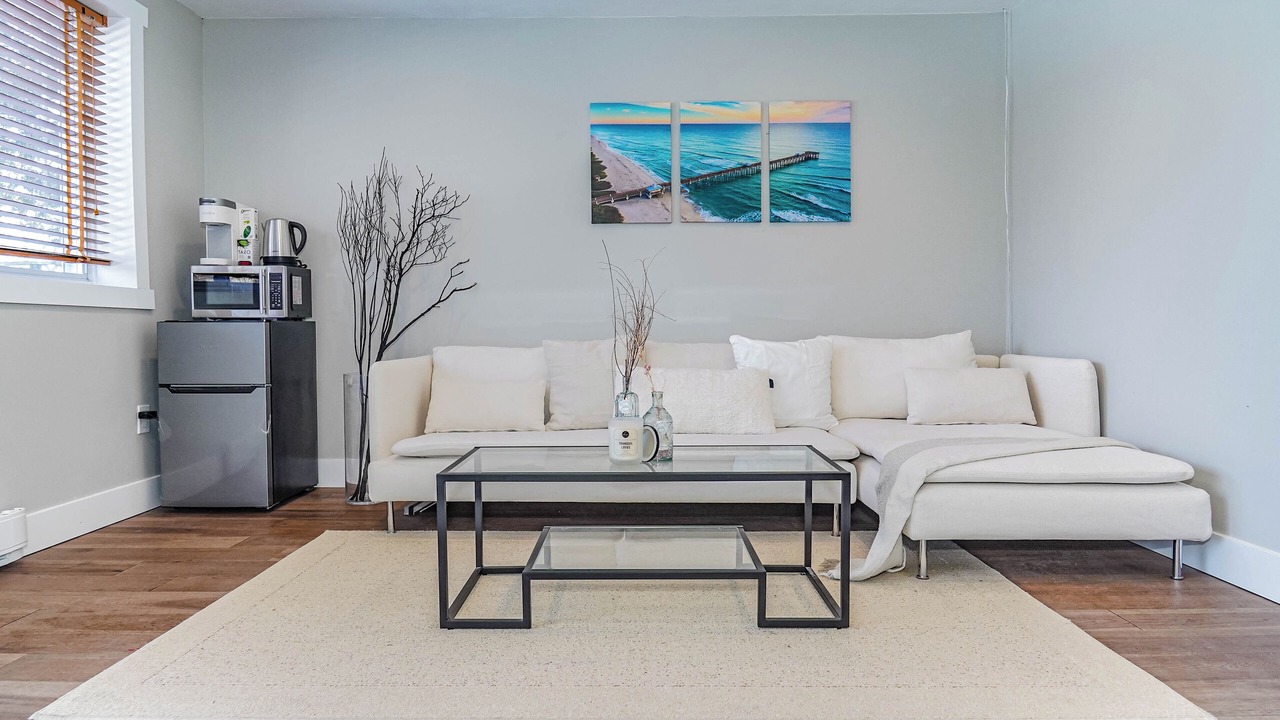Photo of Livingroom in Lakeview