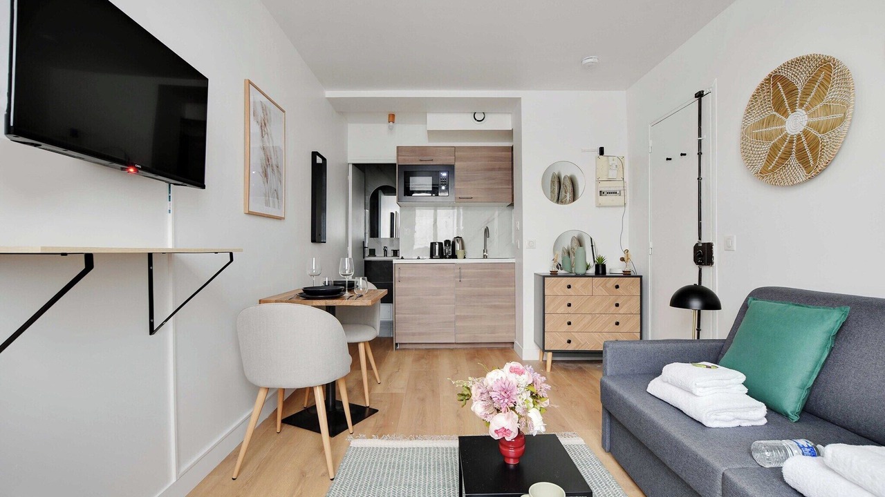 Photo of Livingroom in 17th Arrondissement
