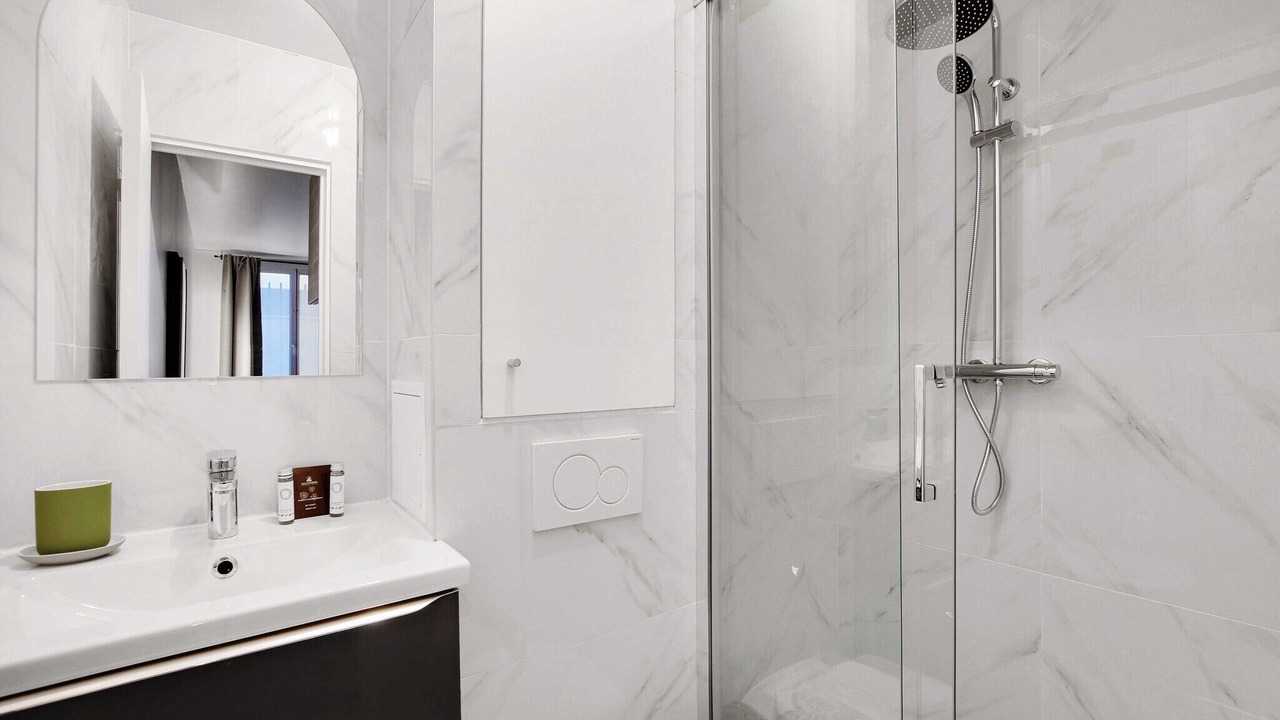 Photo of Bathroom in 17th Arrondissement