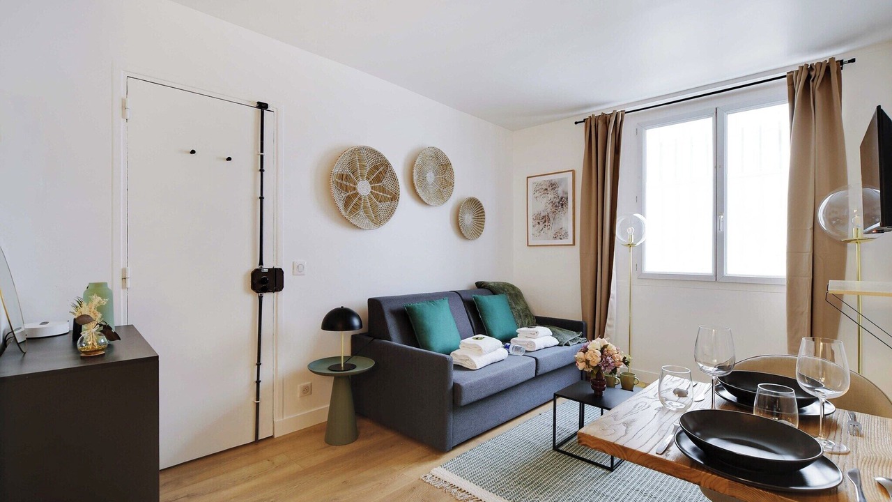 Photo of Livingroom in 17th Arrondissement