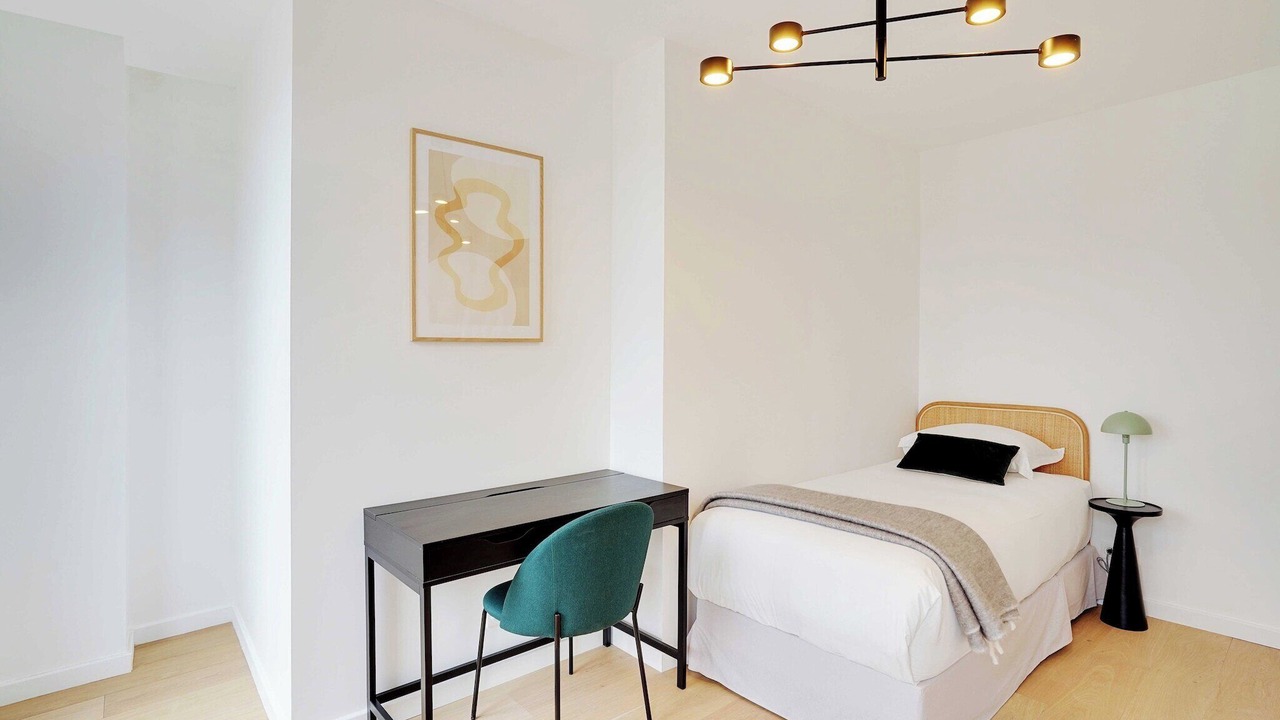 Photo of Bedroom in Levallois-Perret