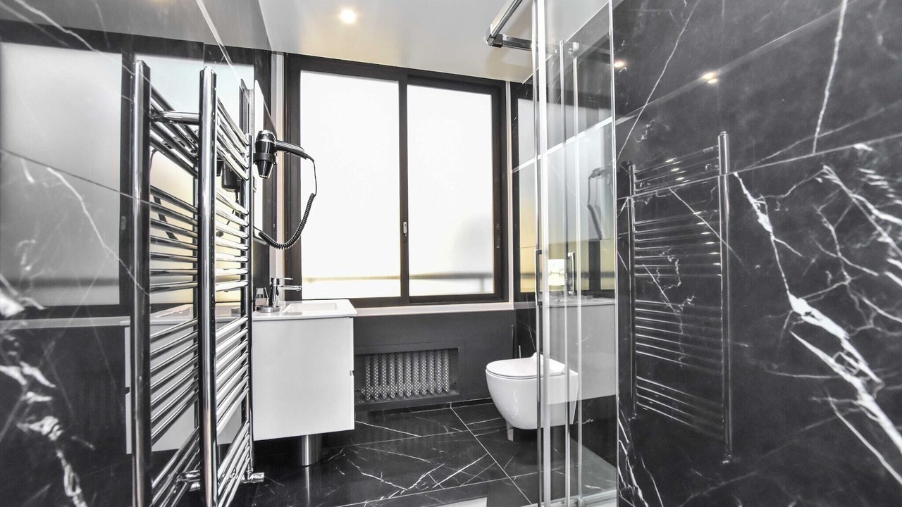 Photo of Bathroom in Chaussee-d'Antin