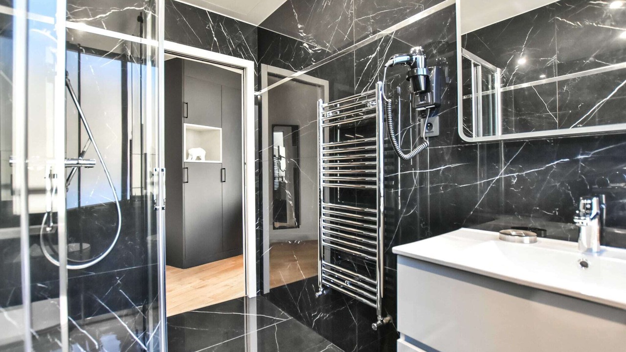 Photo of Bathroom in Chaussee-d'Antin