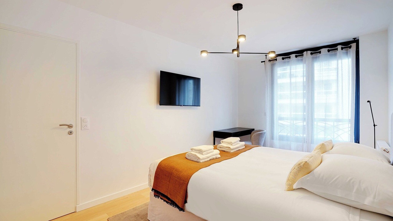 Photo of Bedroom in Levallois-Perret