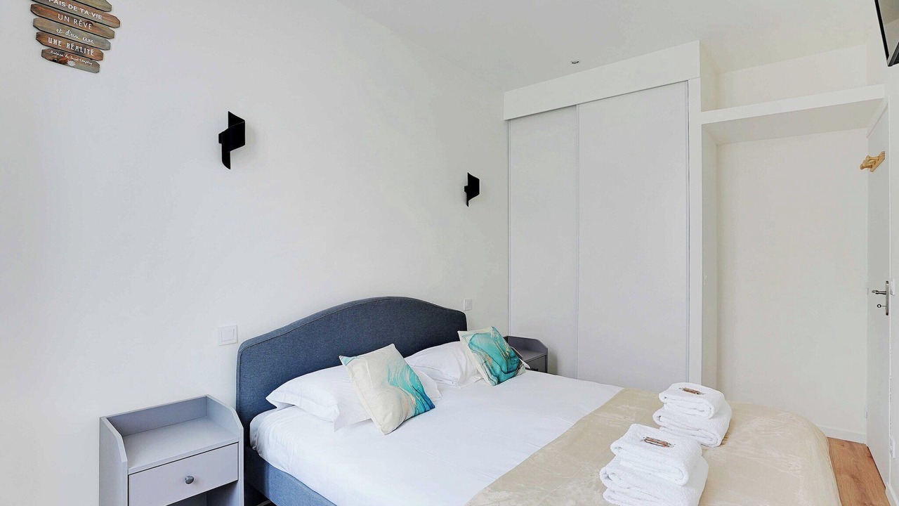 Photo of Bedroom in Levallois-Perret