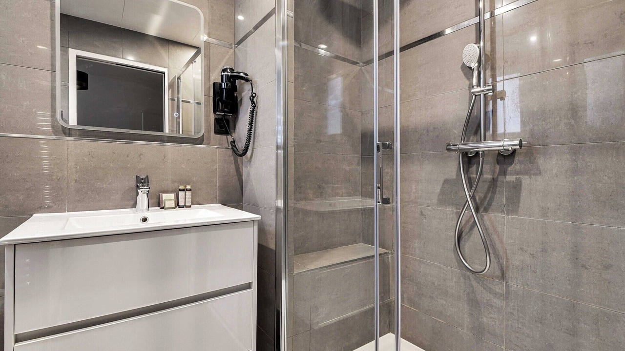 Photo of Bathroom in Chaussee-d'Antin
