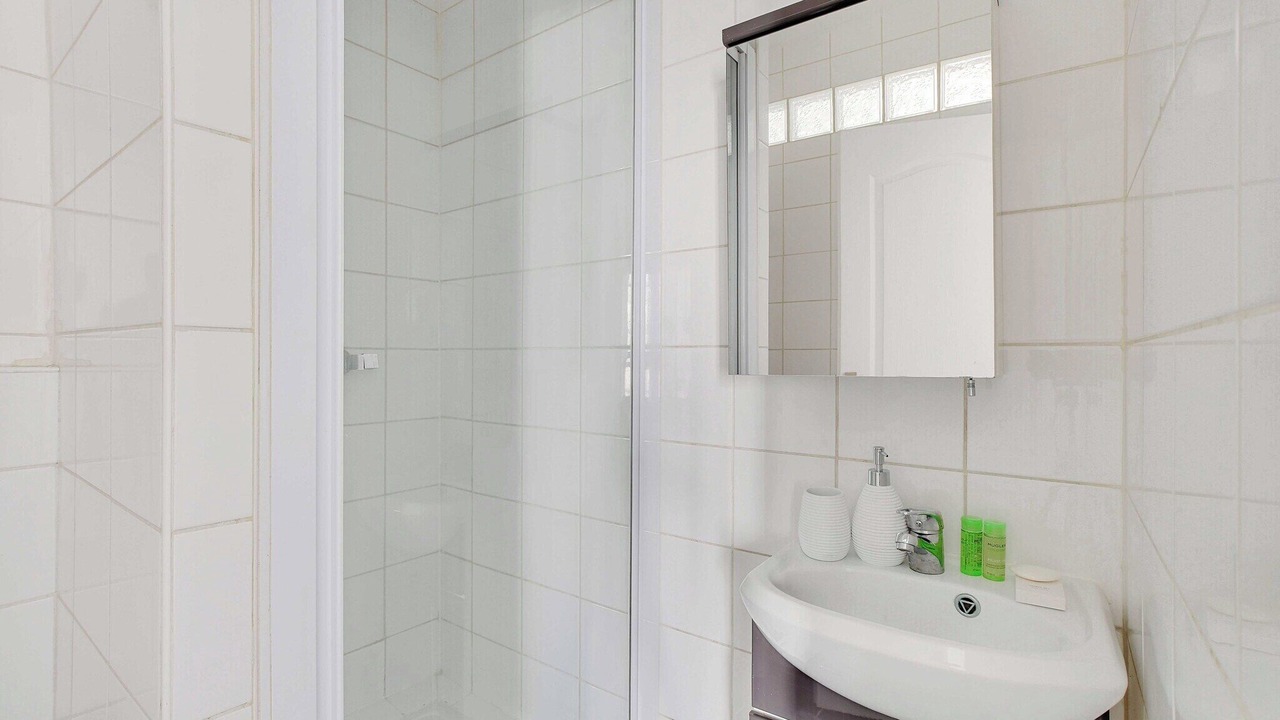 Photo of Bathroom in Pantin
