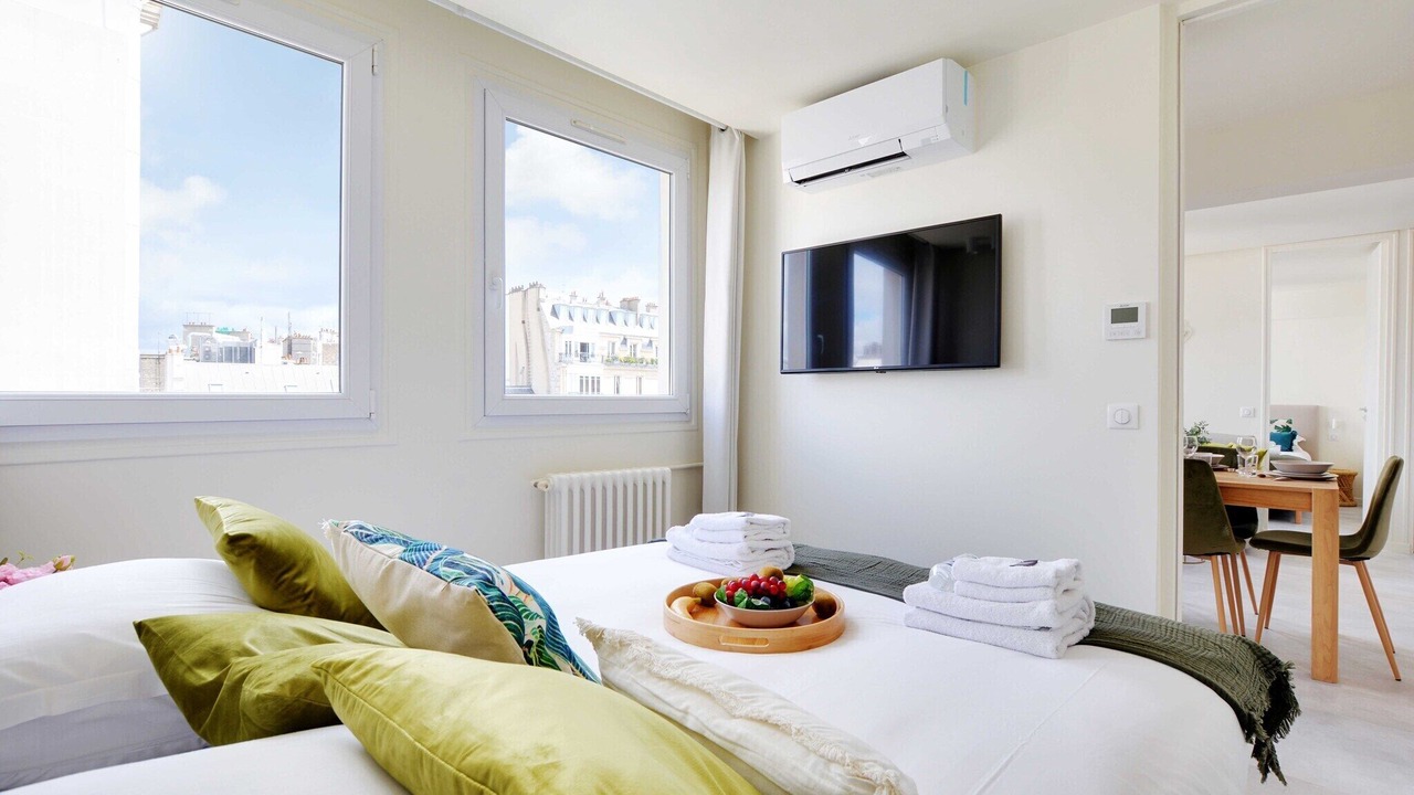 Photo of Bedroom in 8th Arrondissement