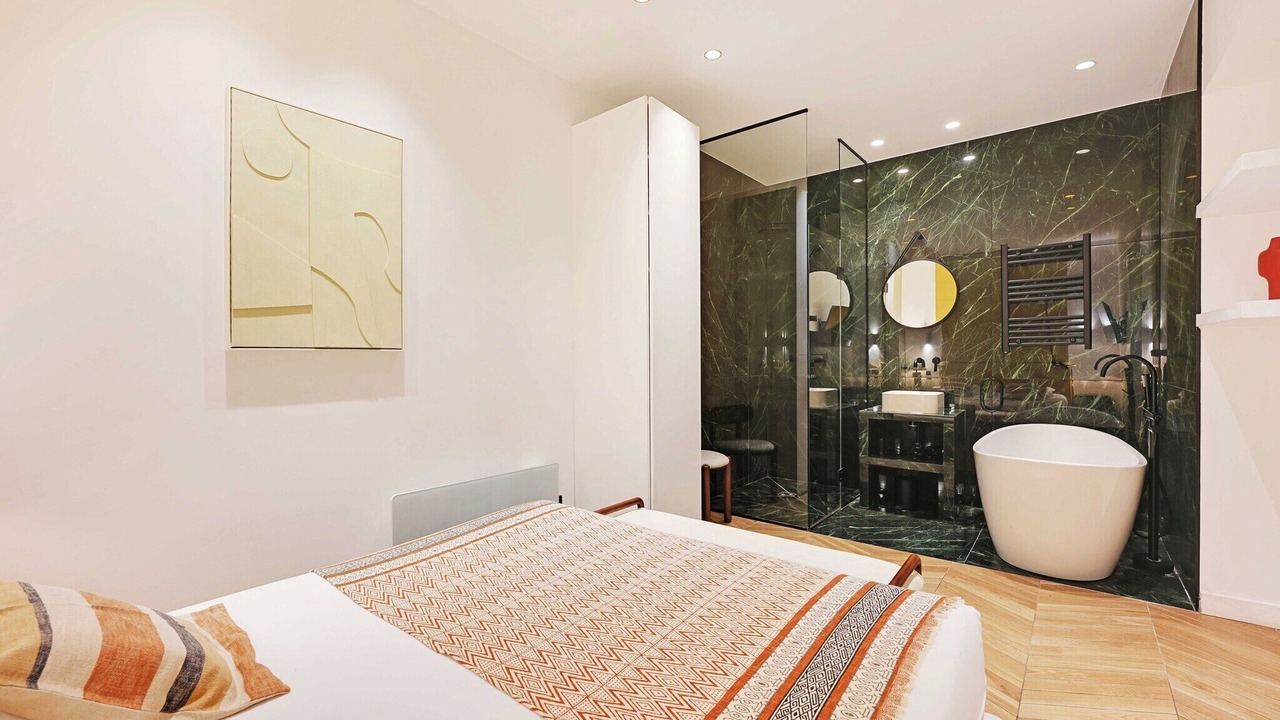 Photo of Bedroom in Notre-Dame-des-Champs
