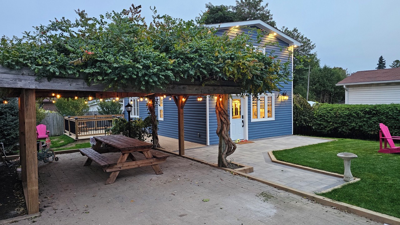 Photo of Outdoor in West Hill