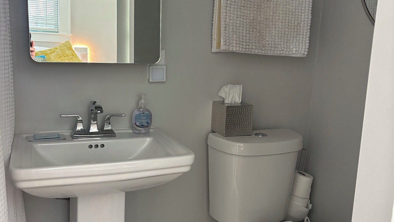 Photo of Bathroom in Colonialtown South
