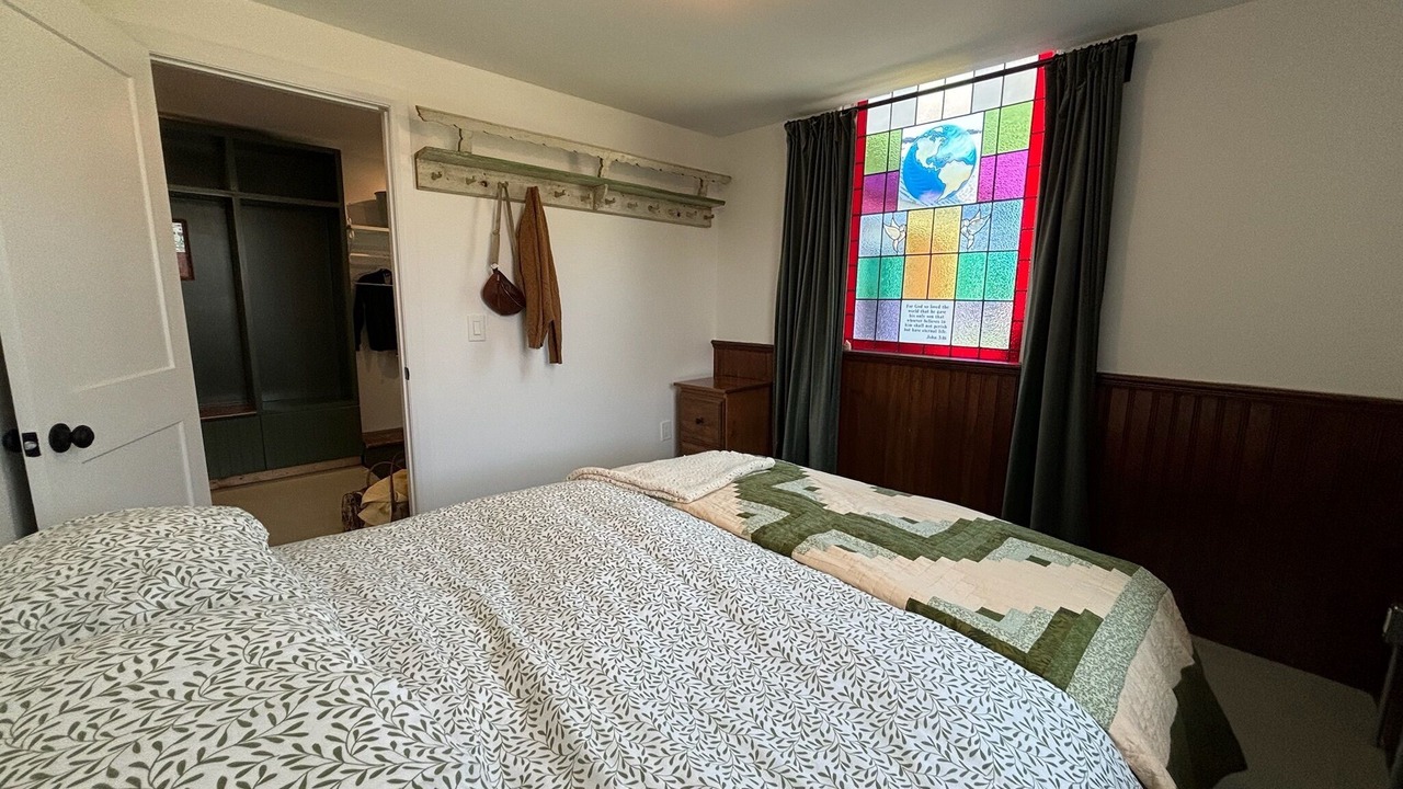 Photo of Bedroom in Nottawa