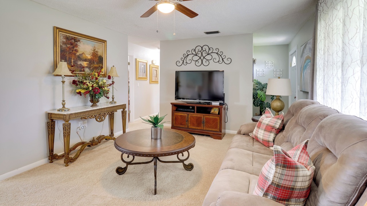 Photo of Bedroom in Taylor Creek