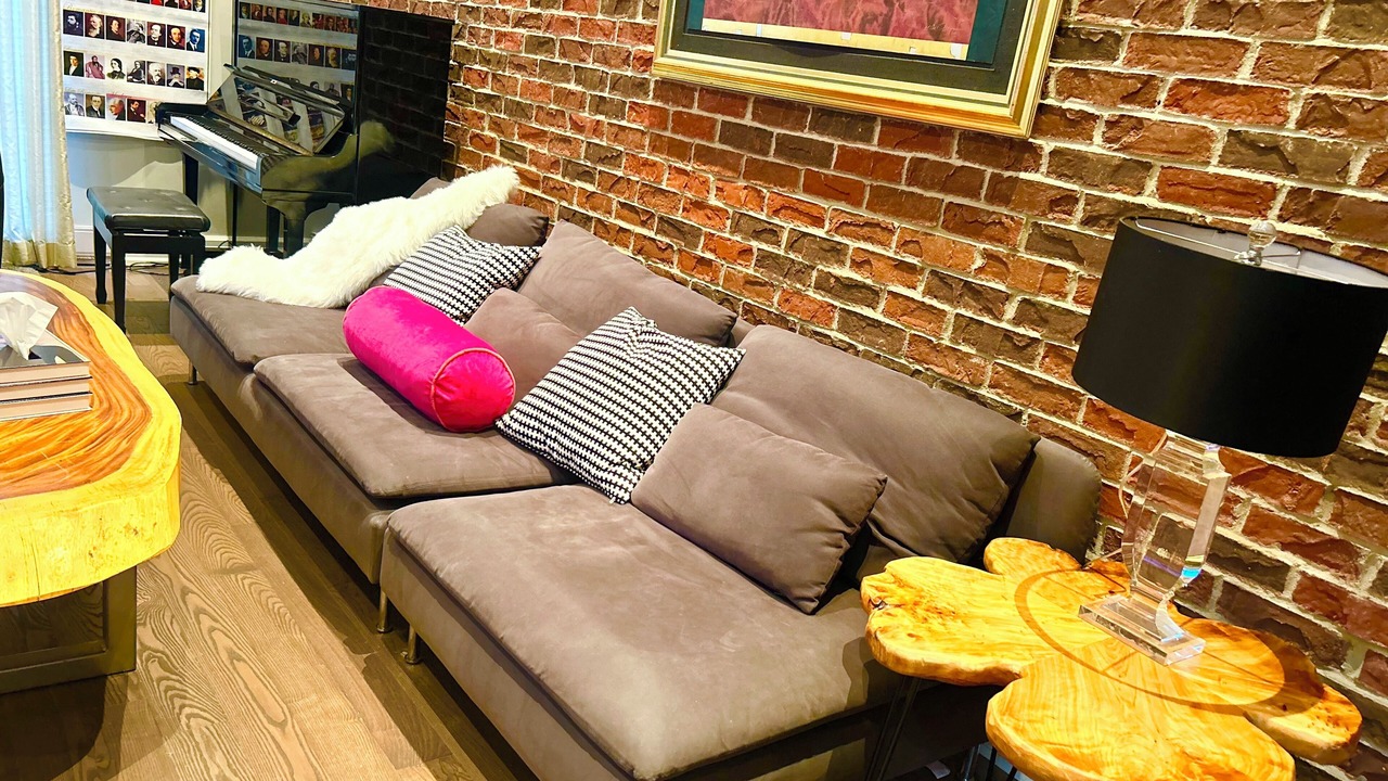 Photo of Livingroom in Davisville