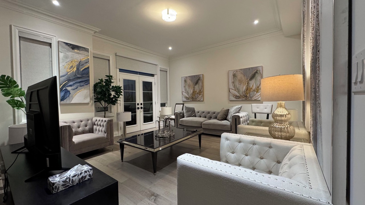 Photo of Livingroom in Markham