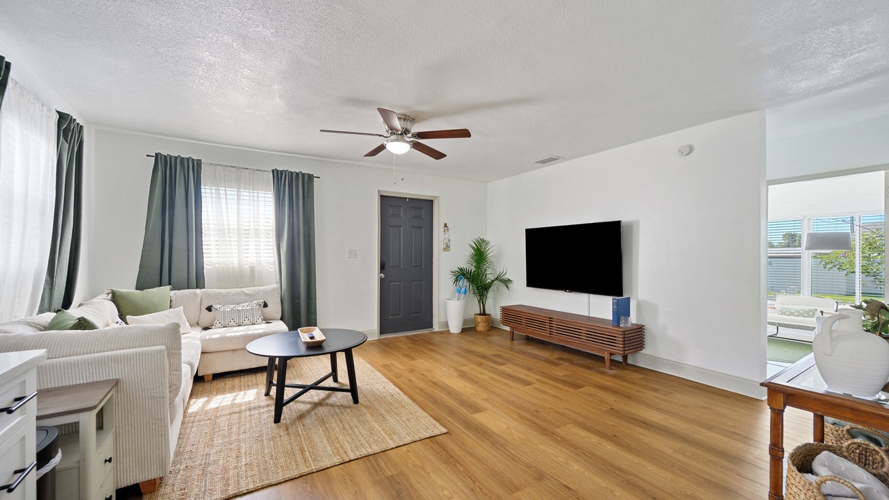 Photo of Livingroom in Lakeland