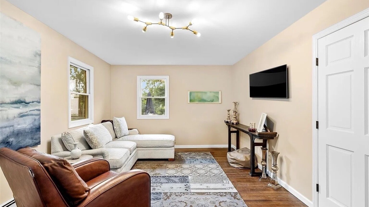 Photo of Livingroom in West Hills
