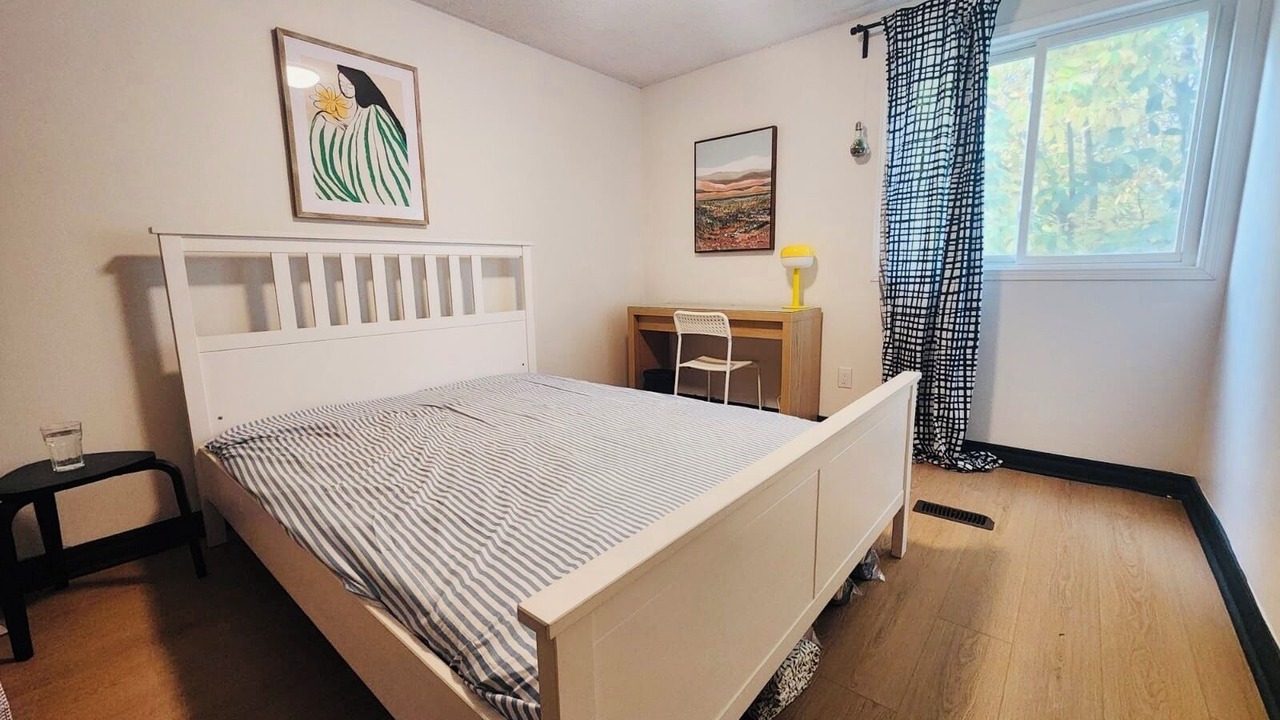 Photo of Bedroom in Bramalea
