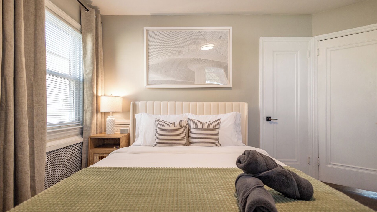 Photo of Bedroom in Hawthorne