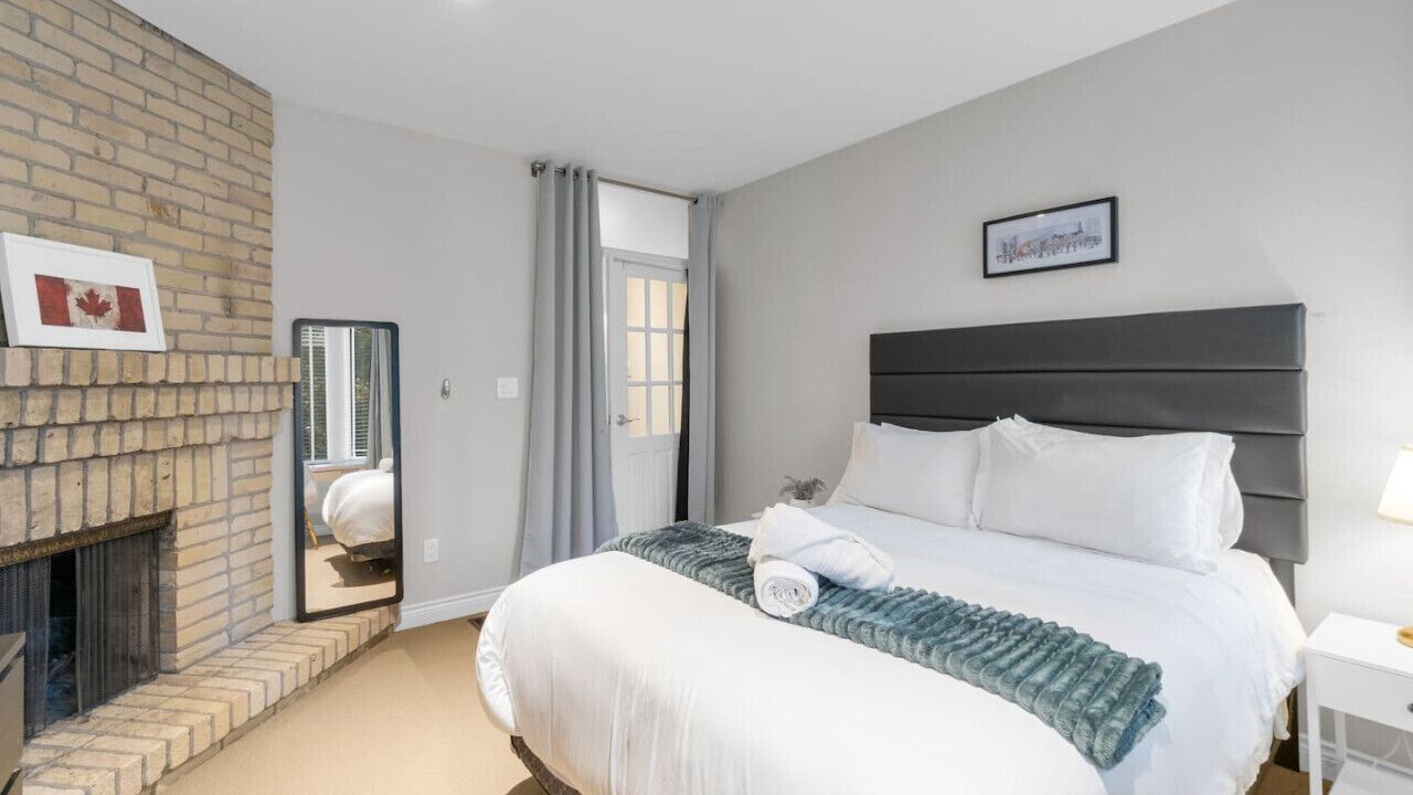 Photo of Bedroom in Church and Wellesley