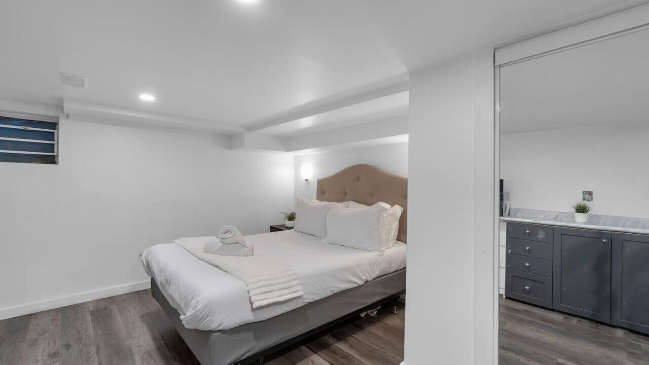 Photo of Bedroom in Church and Wellesley