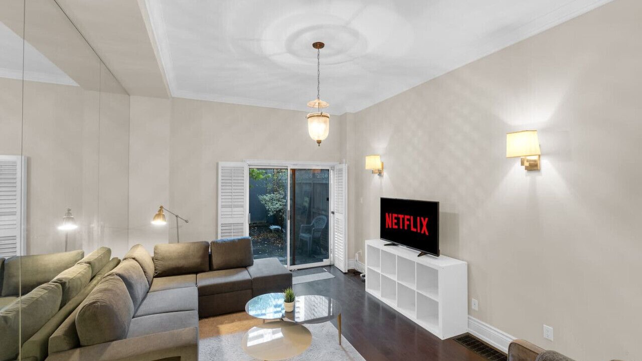 Photo of Livingroom in Church and Wellesley
