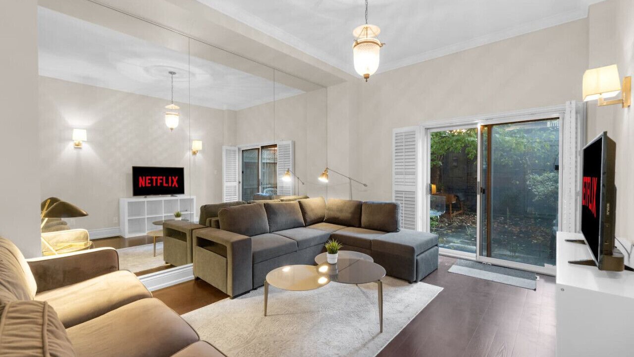 Photo of Livingroom in Church and Wellesley