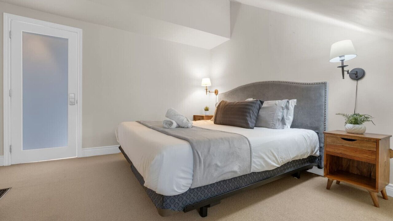 Photo of Bedroom in Church and Wellesley