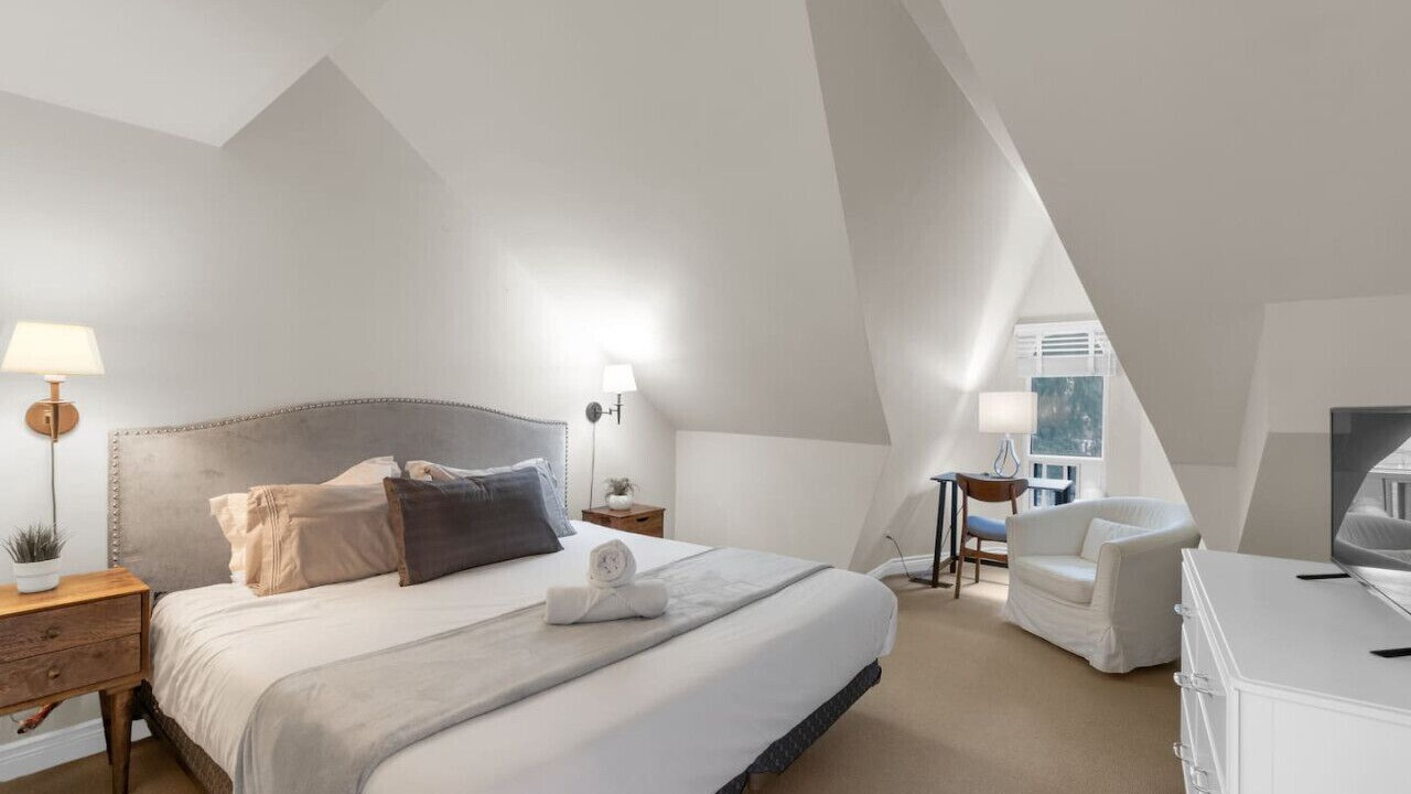 Photo of Bedroom in Church and Wellesley