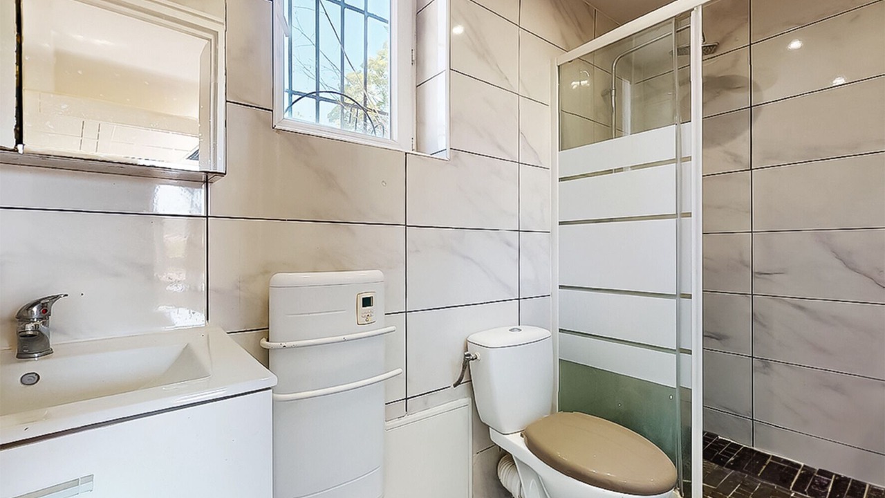Photo of Bathroom in Montfermeil