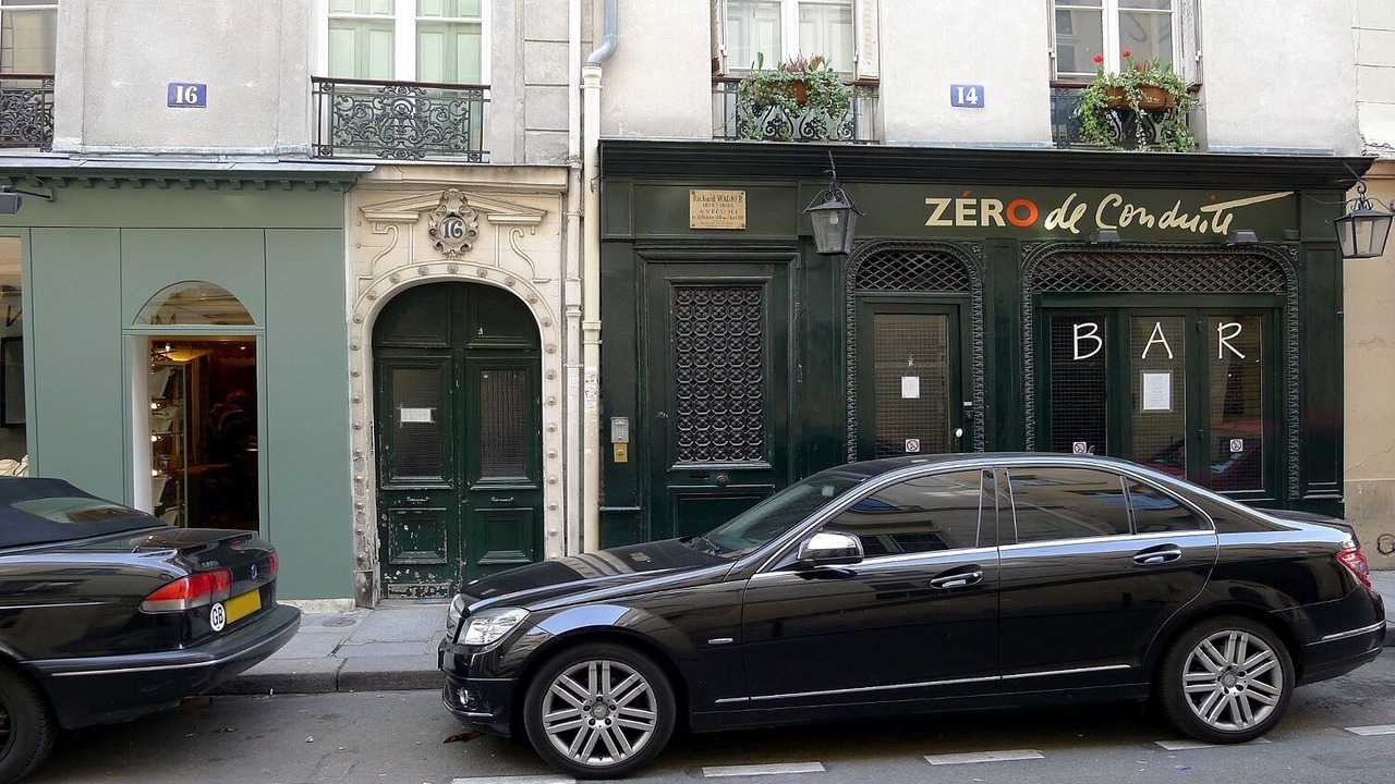 Photo of Others in Saint-Germain-des-Pres