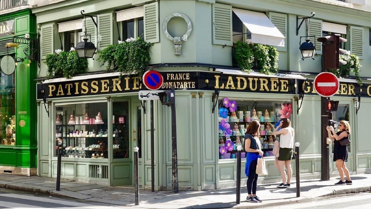 Photo of Others in Saint-Germain-des-Pres