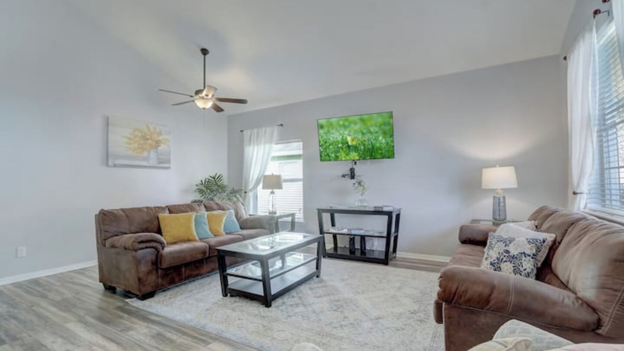 Photo of Livingroom in Sandy Ridge
